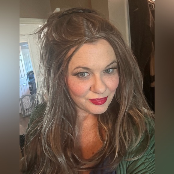 Light brown synthetic wig with highlights